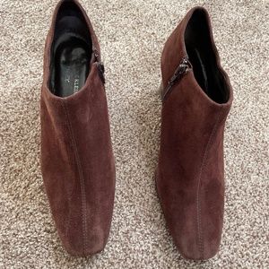 Anne Klein suede ankle boots 7.5